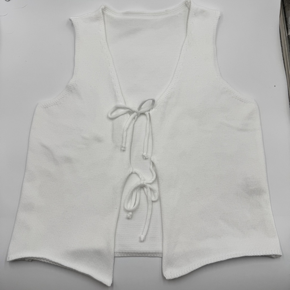 Amazon Women's White V-Neck Sweater Vest